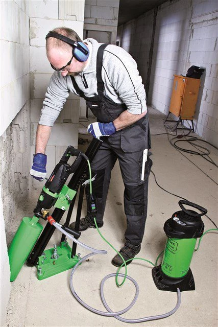 Eibenstock Carotteuse Béton 10.094.51 Jeu De Forets Diamantés DBE 162 2200 W - Forage Jusqu'à 162 Mm 5 Eibenstock Carotteuse Béton 10.094.51 Jeu De Forets Diamantés DBE 162 2200 W - Forage Jusqu'à 162 Mm – Image 3