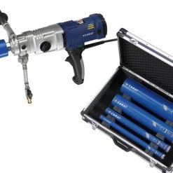 Carat Carotteuse Béton A-2032 Jeu De Forets Diamantés 2000 Watt 70-162 Mm + Coffret + 4 Forets Dans Le Coffret