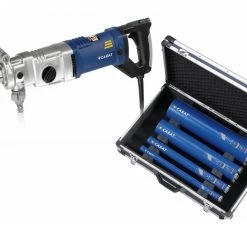 Carat Carotteuse Béton A-2032 Jeu De Forets Diamantés 2000 Watt 70-162 Mm + Mallette + 4 Forets Dans La Mallette